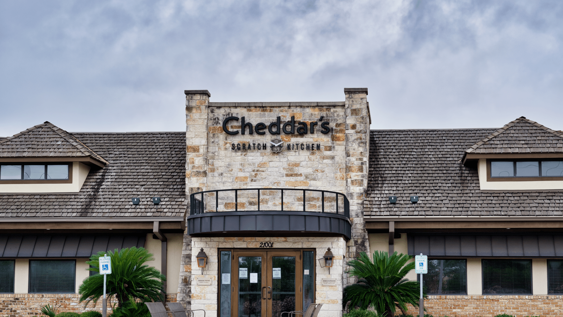 Cheddars Scratch Kitchen Featured Image 